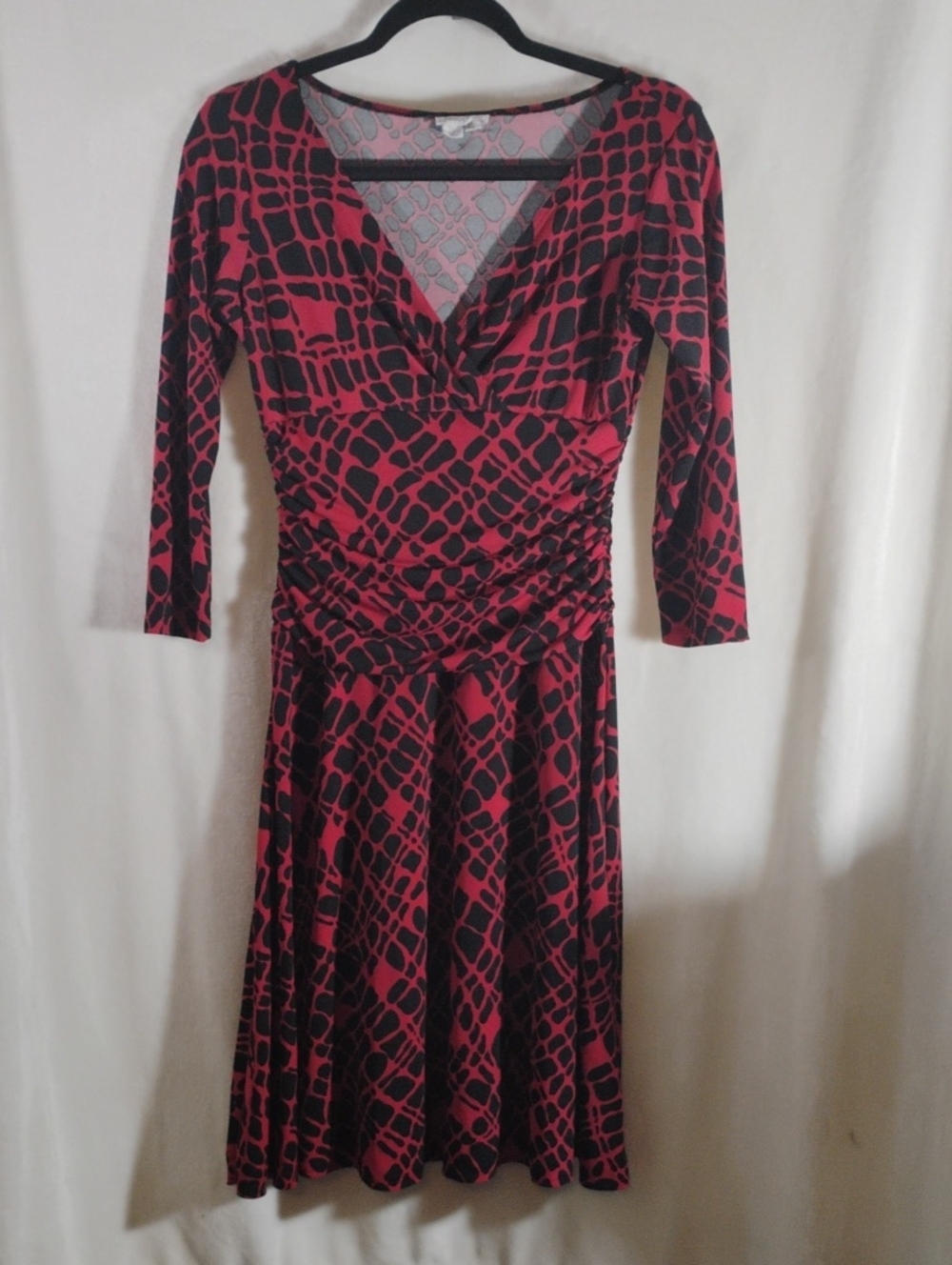 London Times Red and Black Printed V-Neck Long Sleeve Dress